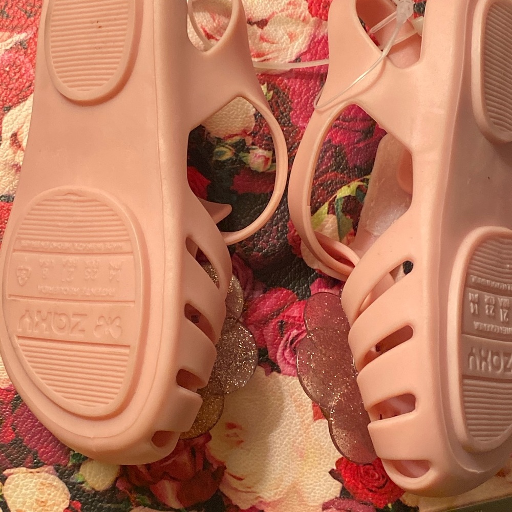 Shoes - Picture 2 of 5